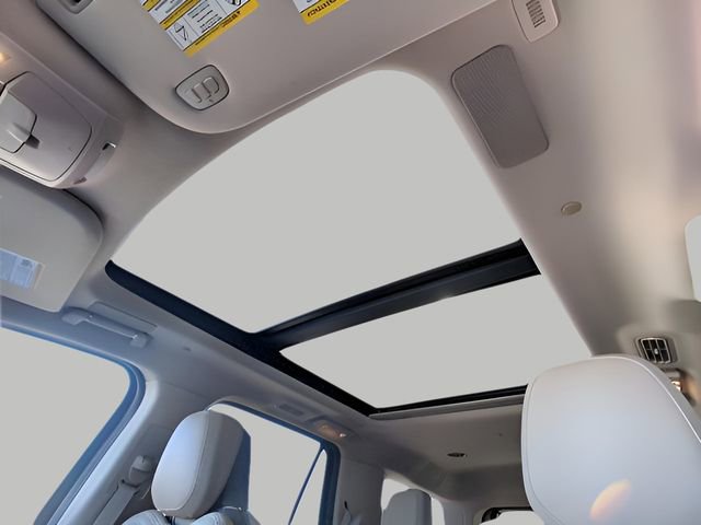 Used 2023 Lincoln Navigator Reserve image 16