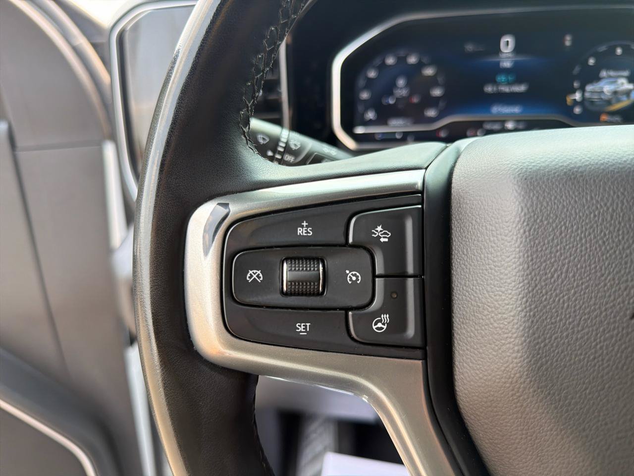 Used 2025 Chevrolet Silverado 2500 LT AWD/4WD image 12