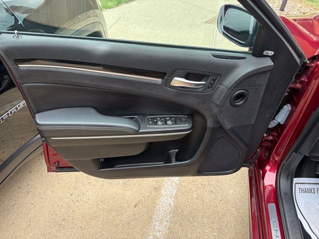 Used 2023 Chrysler 300 S w/ Comfort Group RWD image 8