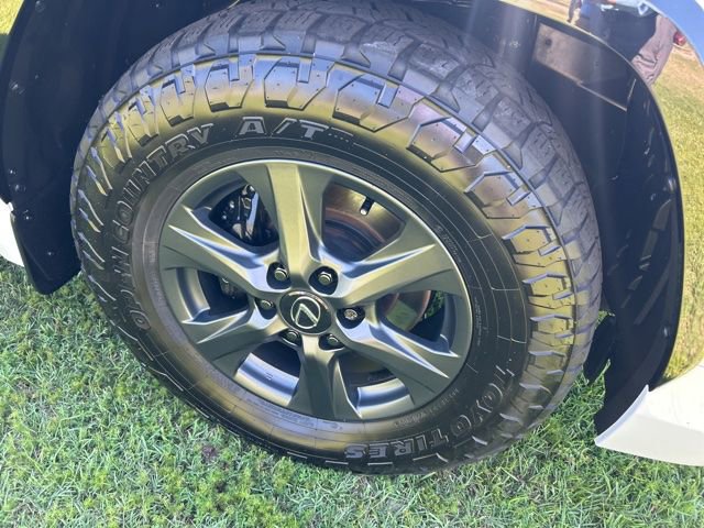 Certified 2025 Lexus LX 700h Overtrail AWD/4WD image 4