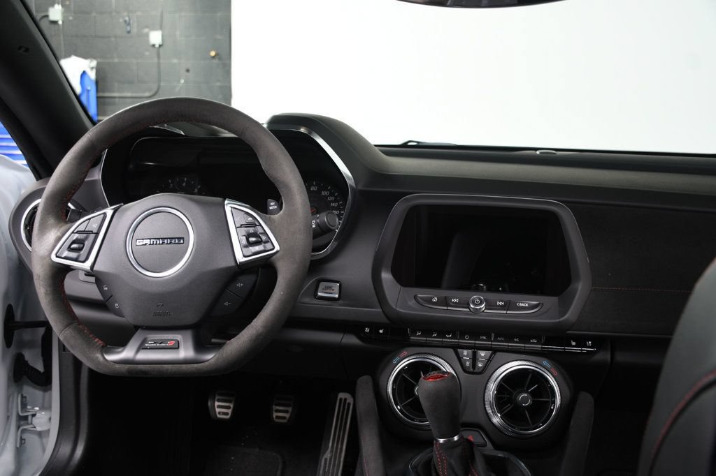 Used 2018 Chevrolet Camaro ZL1 RWD image 5