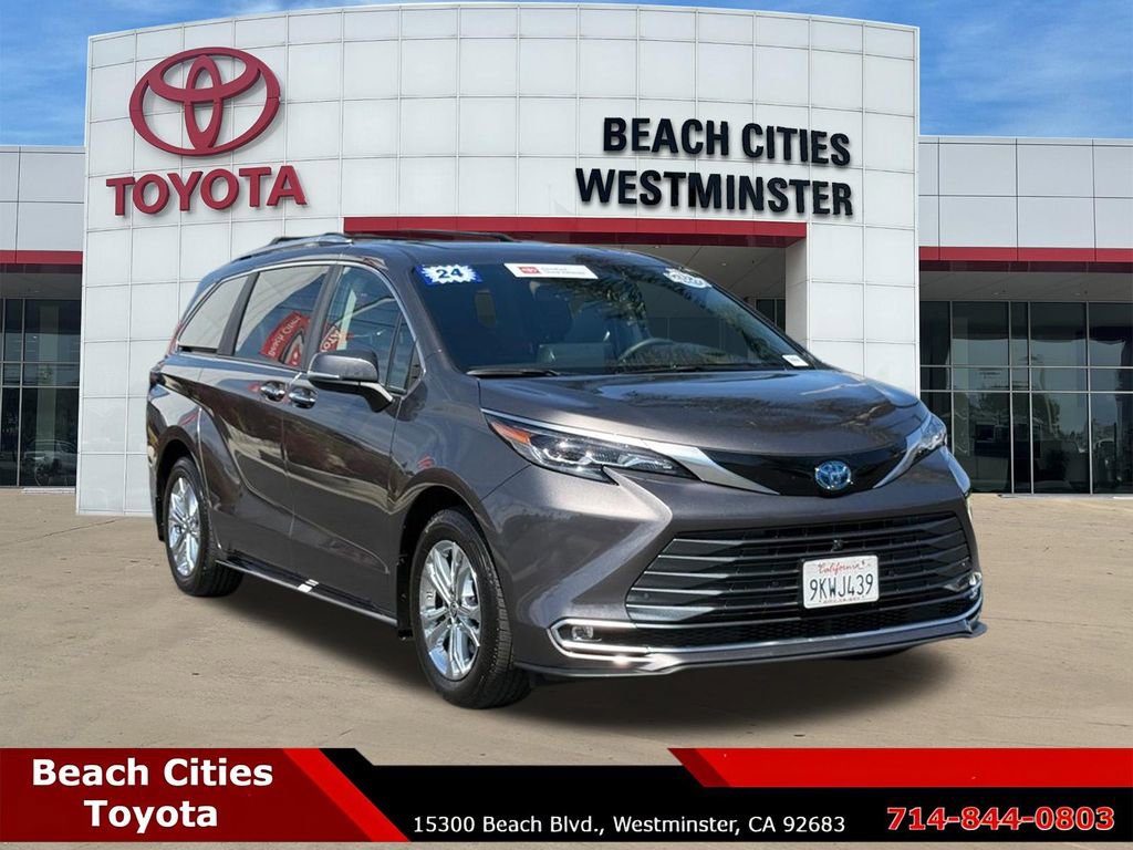 Certified 2024 Toyota Sienna Platinum image 2