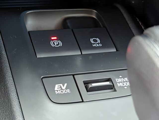 Certified 2023 Toyota Venza LE AWD/4WD image 16