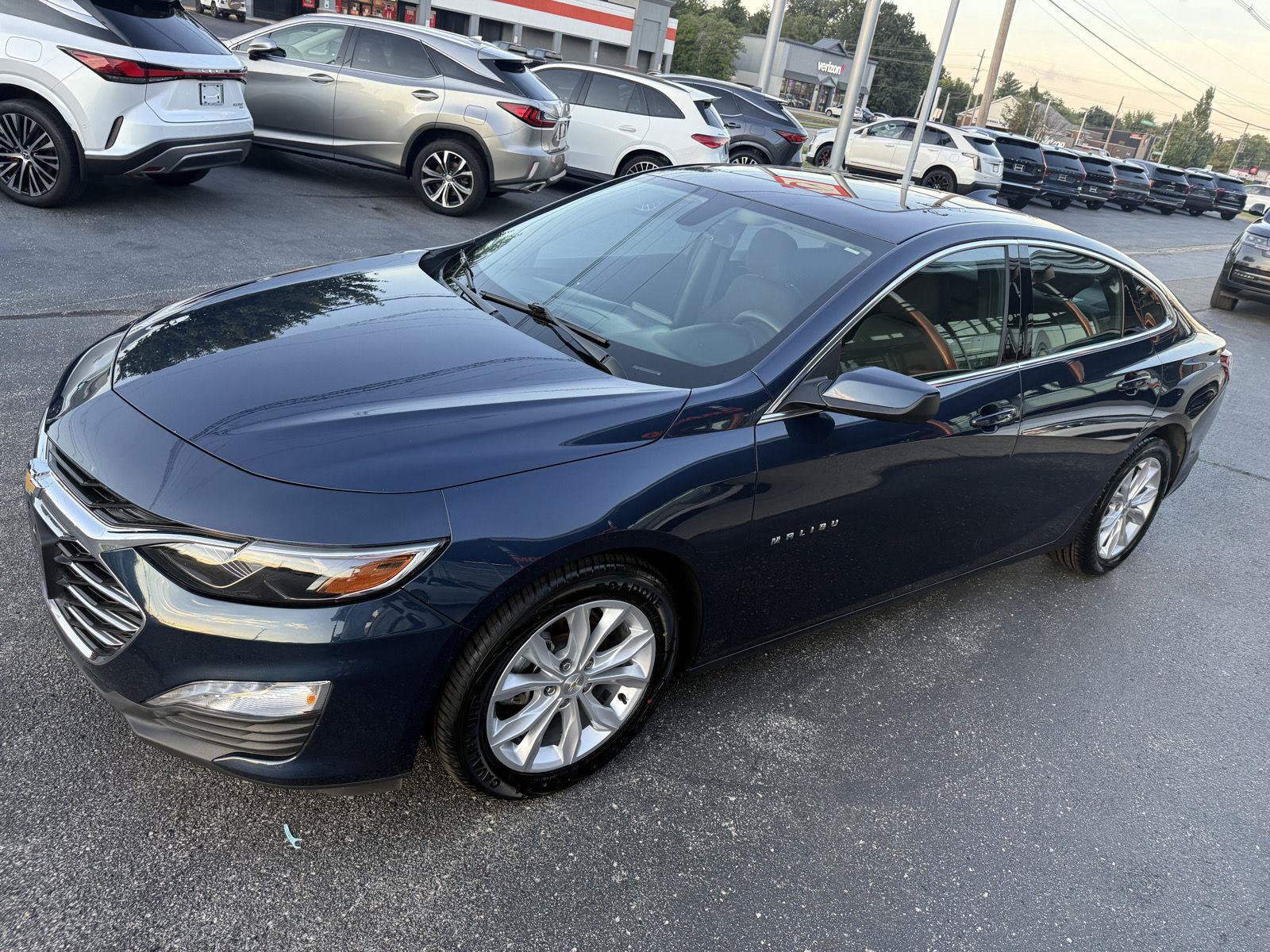 Used 2022 Chevrolet Malibu LT FWD image 9