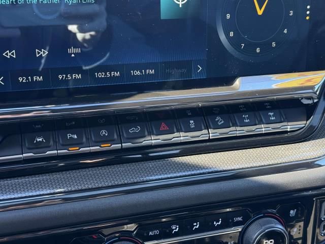 Used 2023 Chevrolet Silverado 1500 ZR2 w/ Technology Package image 28