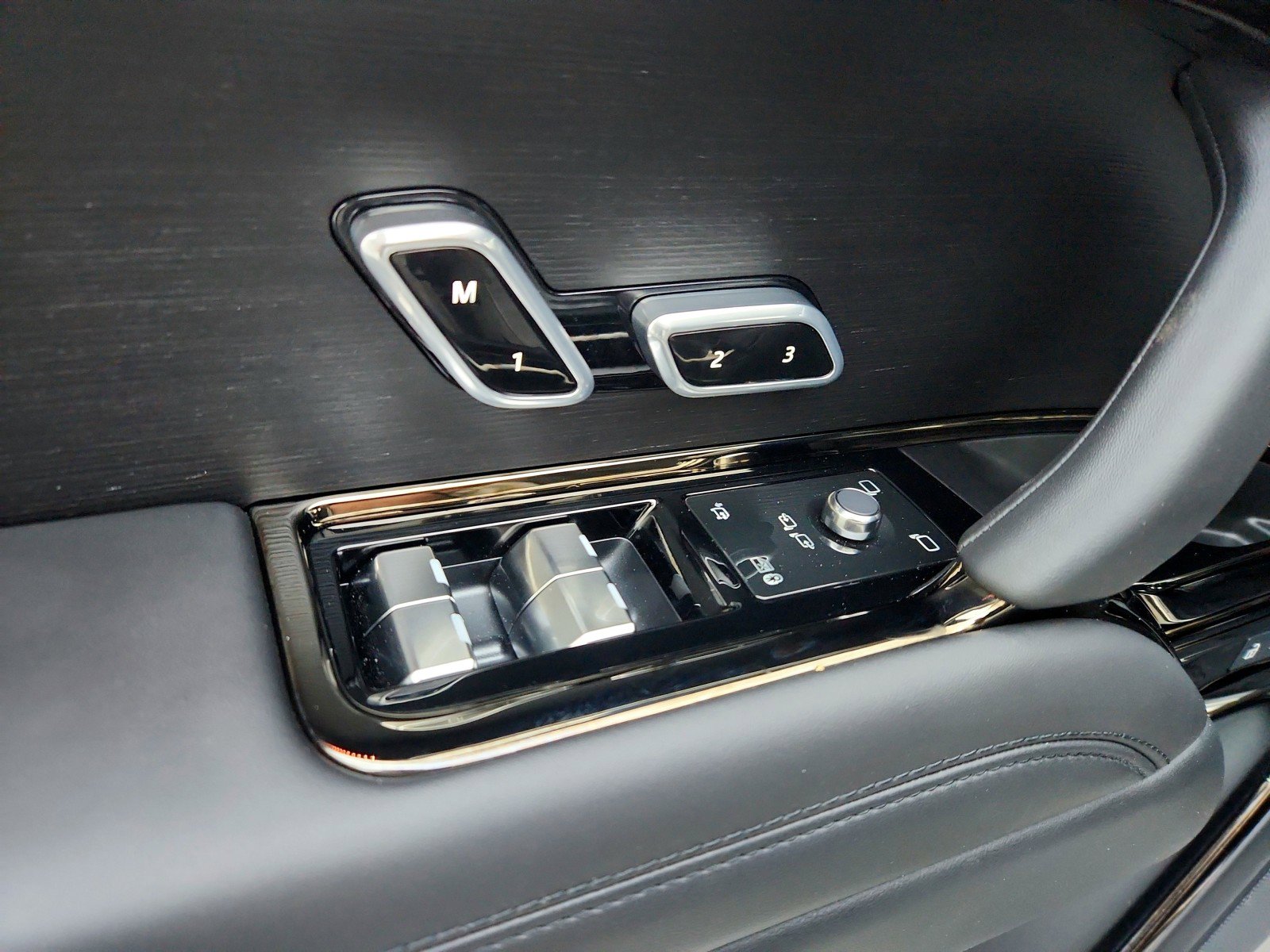 Used 2025 Land Rover Range Rover Sport Dynamic SE image 22