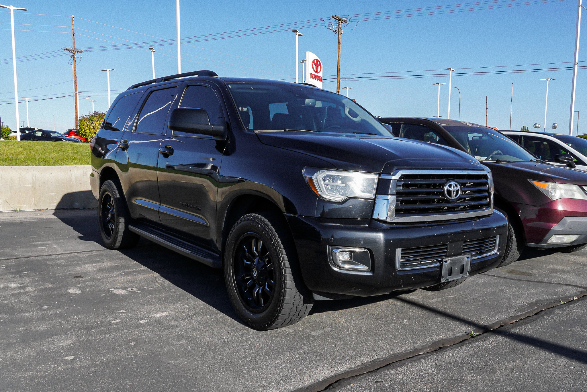 Used 2018 Toyota Sequoia TRD Sport AWD/4WD image 2