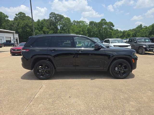 Certified 2025 Jeep Grand Cherokee Limited w/ Luxury Tech Group II image 15