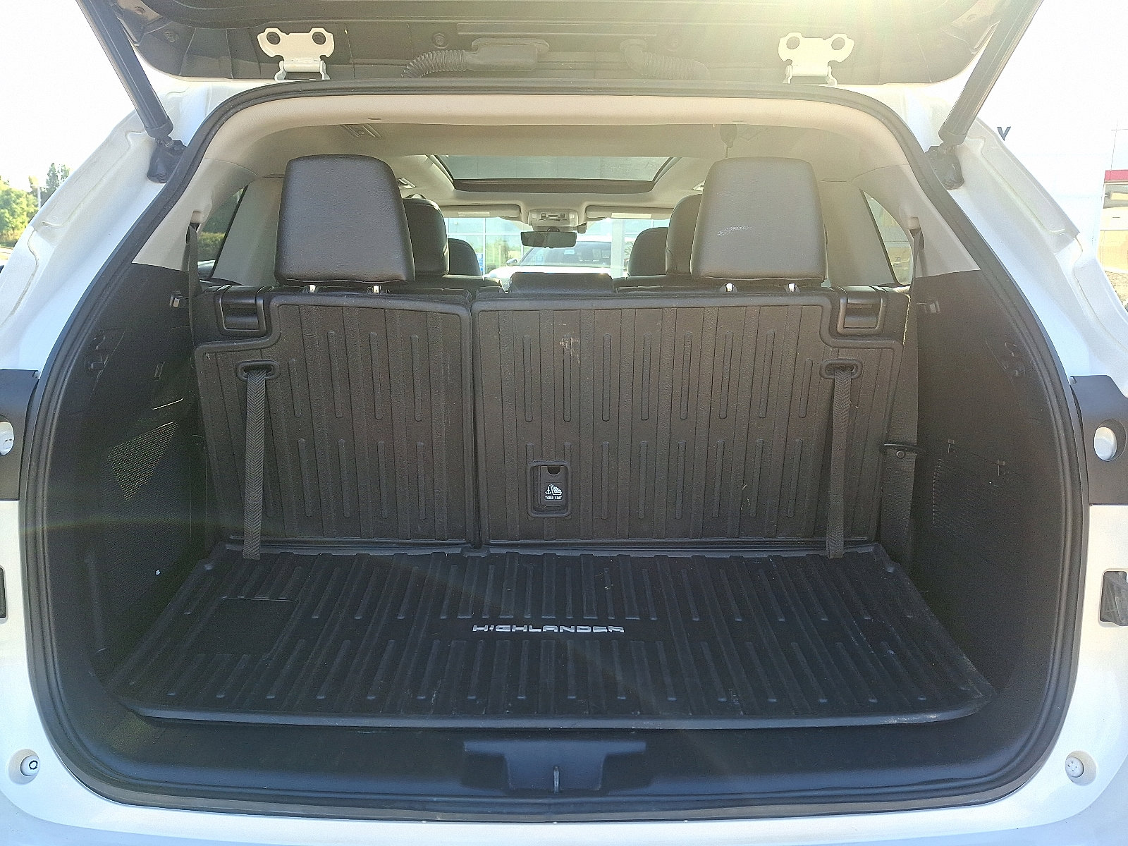 Certified 2021 Toyota Highlander Platinum image 30