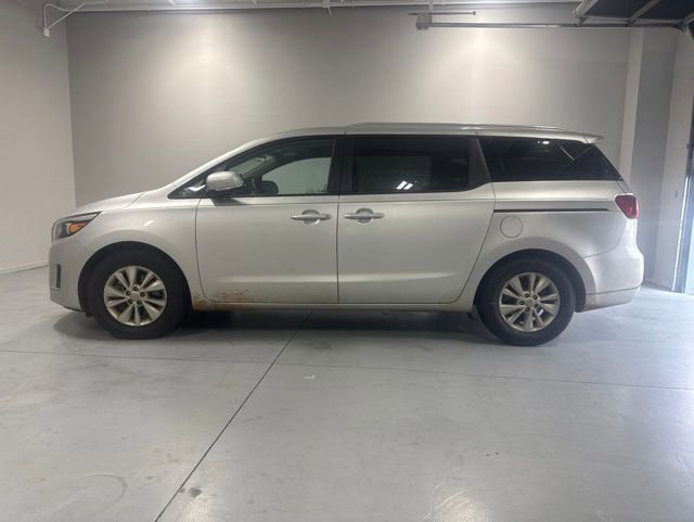 Used 2016 Kia Sedona LX w/ LX Convenience Package FWD image 10