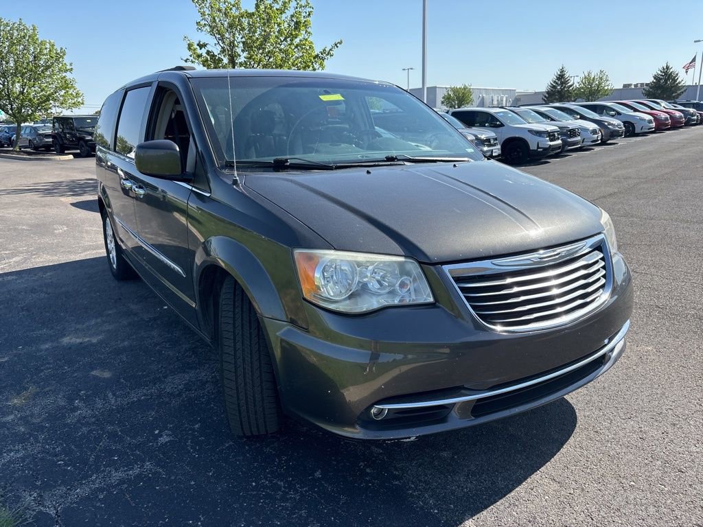 Used 2016 Chrysler Town & Country Touring w/ Driver Convenience Group image 12