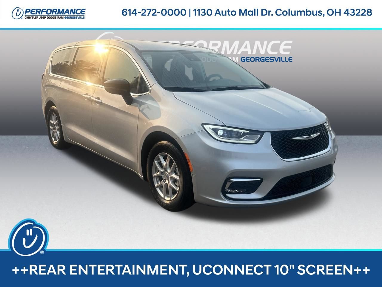 Used 2024 Chrysler Pacifica Touring-L w/ Uconnect Theater Family Group FWD image 1