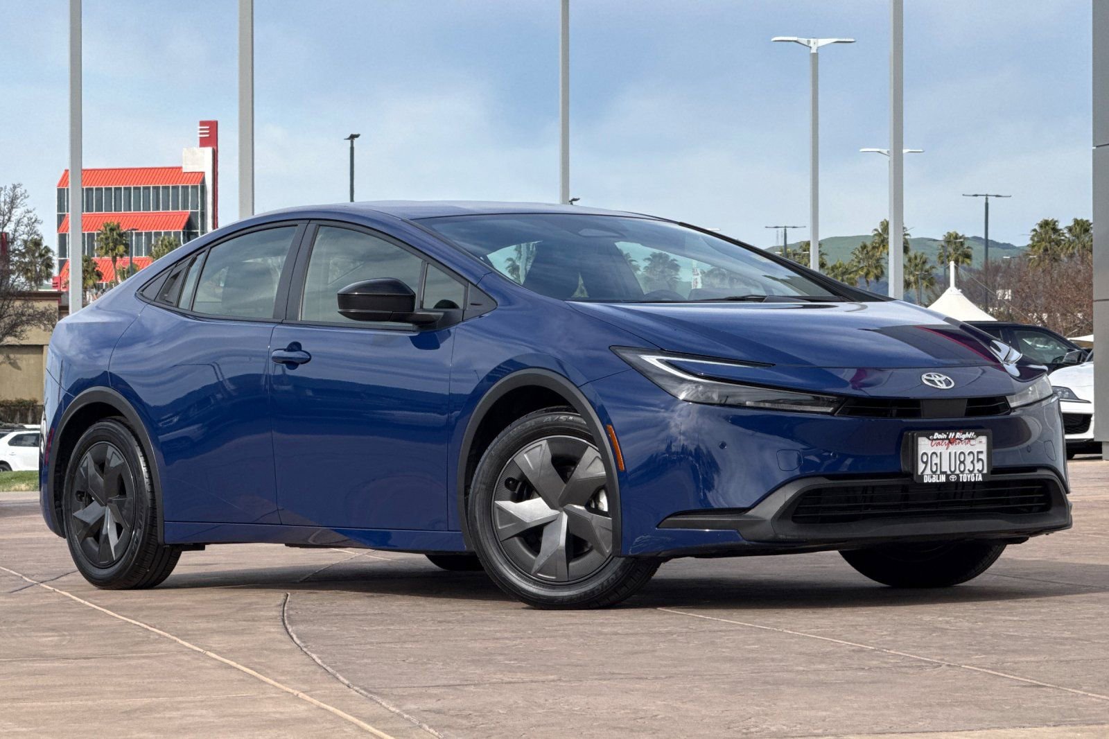 Used 2023 Toyota Prius LE image 2