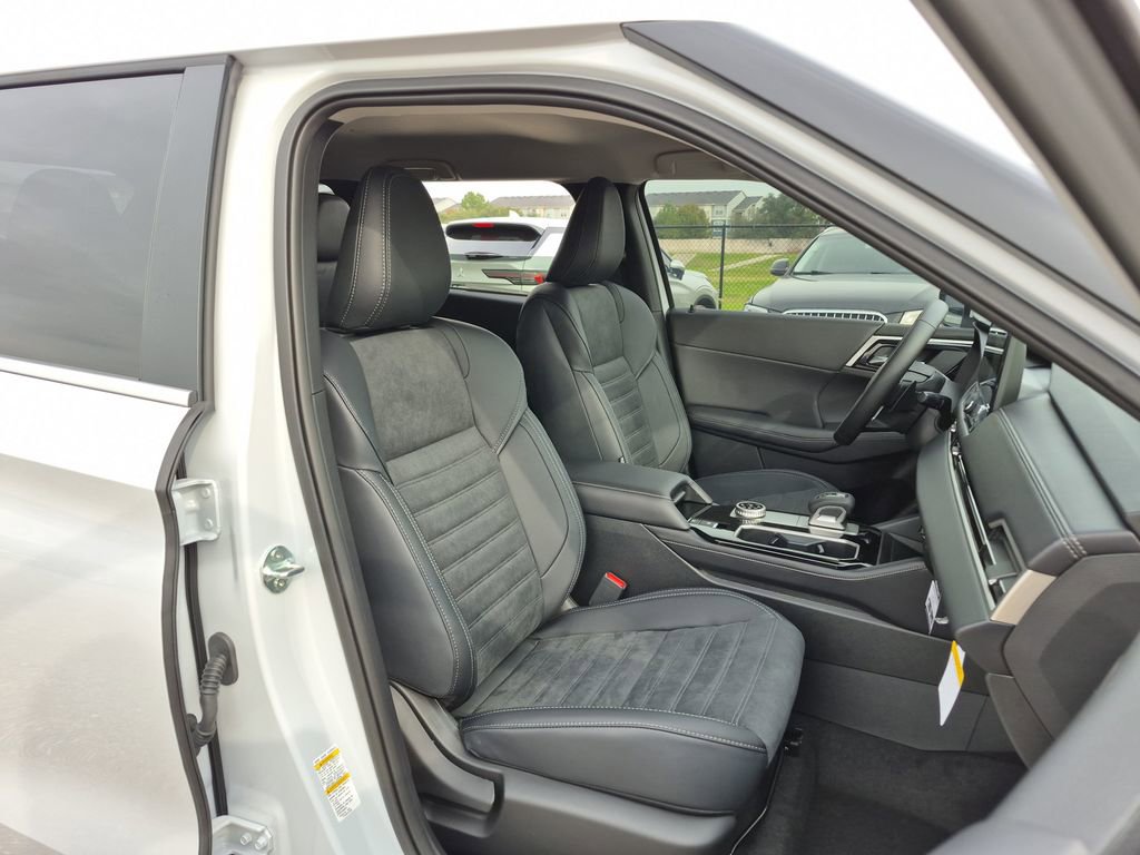 New 2026 Mitsubishi Outlander SE image 46