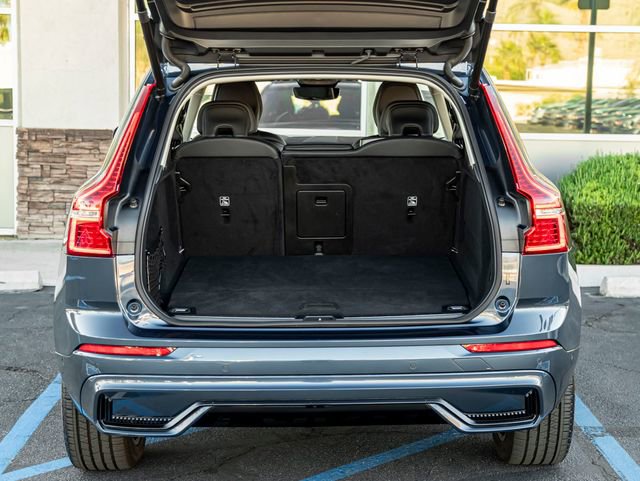 Used 2024 Volvo XC60 T8 Plus w/ Climate Package image 21