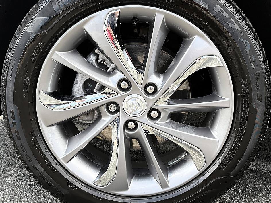 Used 2020 Buick Encore GX Essence w/ Experience Buick Package FWD image 8