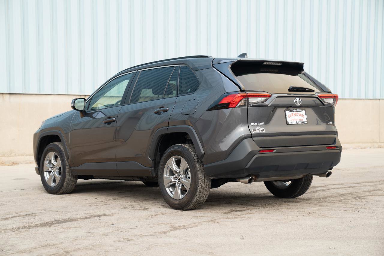 Used 2024 Toyota RAV4 XLE image 18