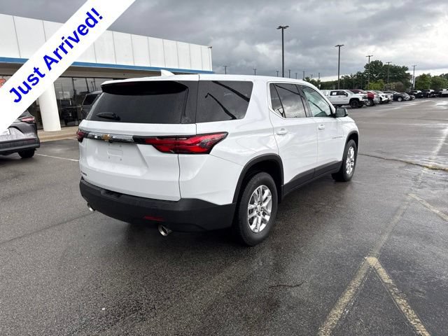 Used 2023 Chevrolet Traverse LS FWD image 3