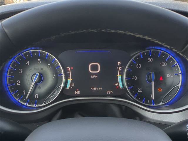 Certified 2024 Chrysler Pacifica Touring-L image 34
