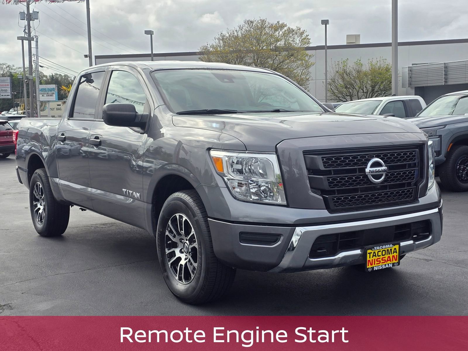 Used 2022 Nissan Titan SV AWD/4WD image 8