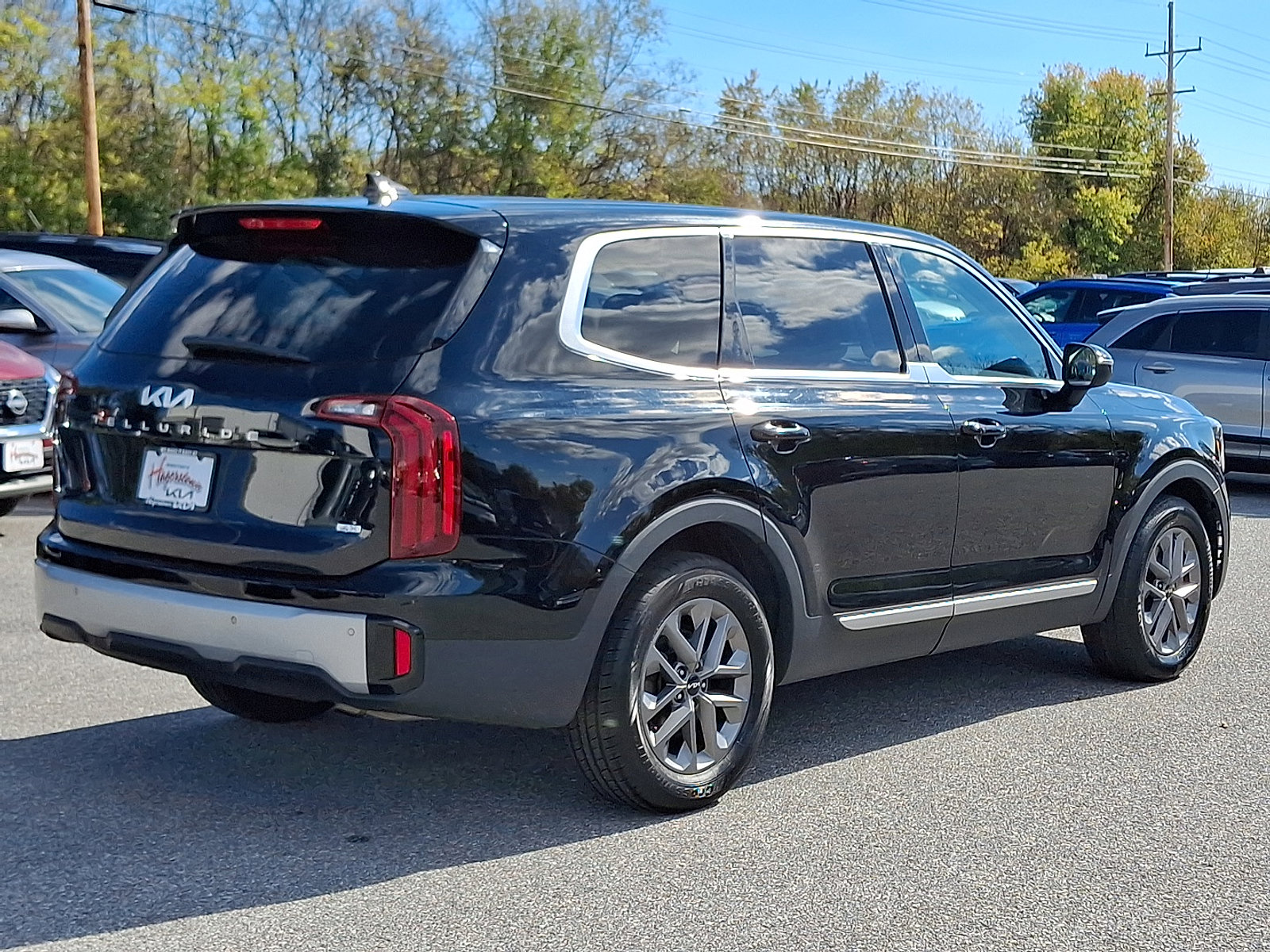 Used 2023 Kia Telluride LX image 6