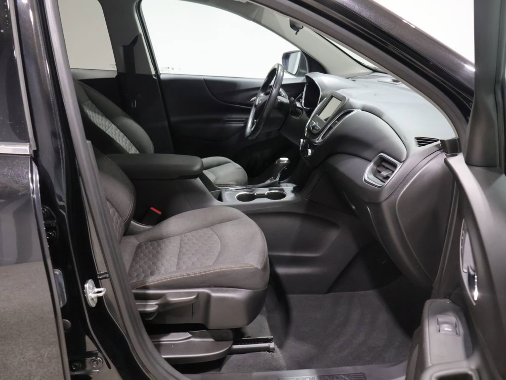 Used 2019 Chevrolet Equinox LT w/ Driver Convenience Package image 24