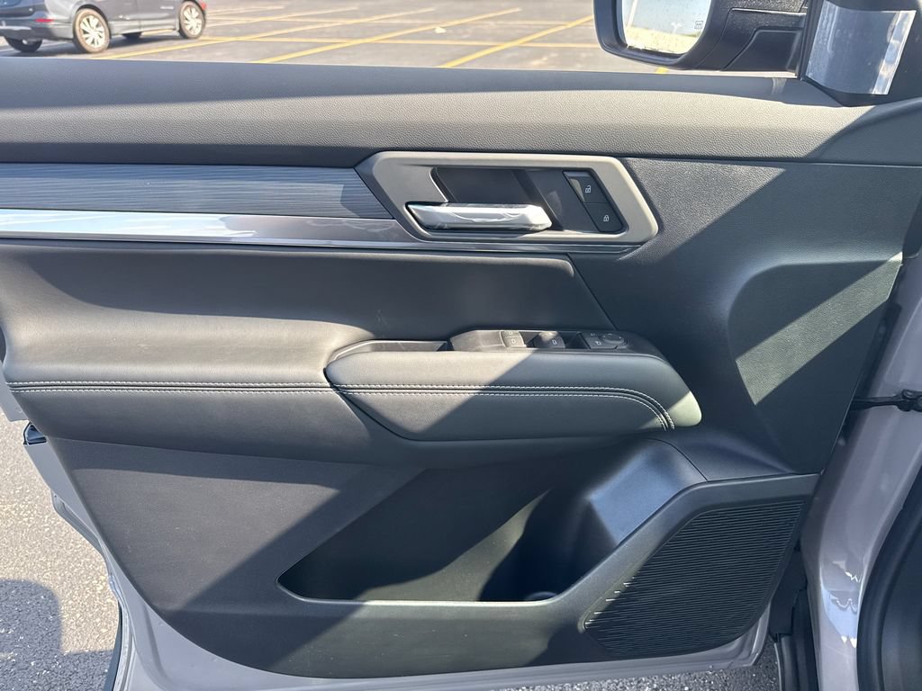 New 2027 GMC Terrain Elevation w/ Technology Package II AWD/4WD image 15