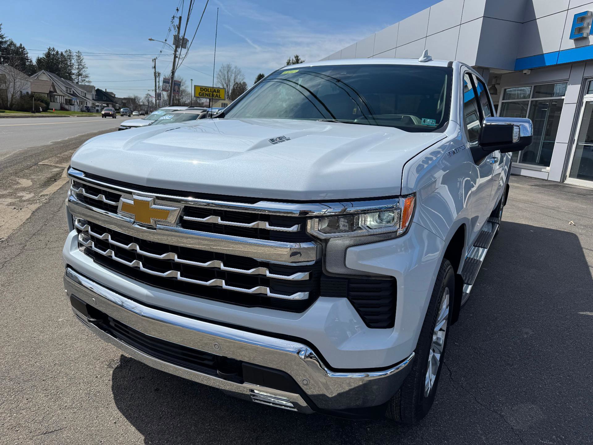 New 2026 Chevrolet Silverado 1500 LTZ w/ LTZ Premium Package AWD/4WD image 3