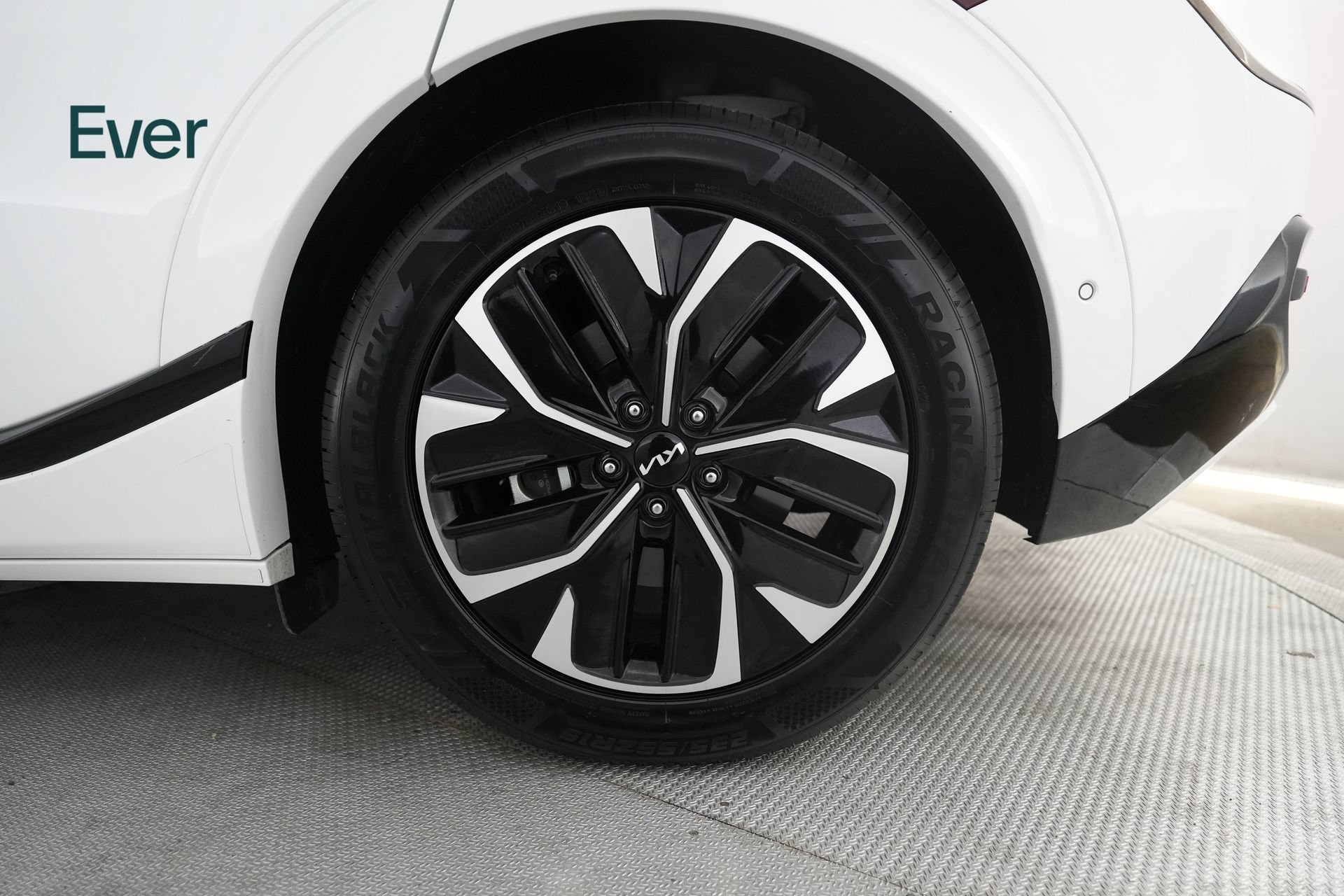 Used 2024 Kia EV6 GT-Line RWD image 9