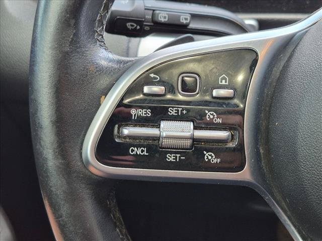 Used 2023 Mercedes-Benz GLB 250 4MATIC w/ Premium Package image 10