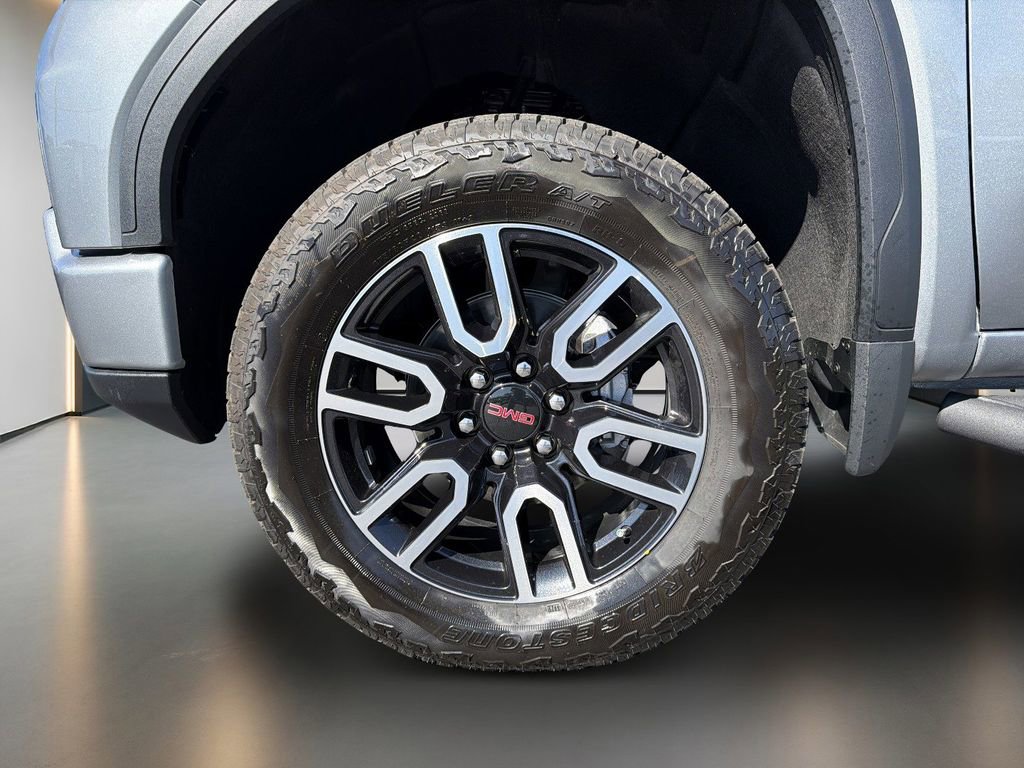 Used 2026 GMC Sierra 1500 AT4 w/ Technology Package AWD/4WD image 9