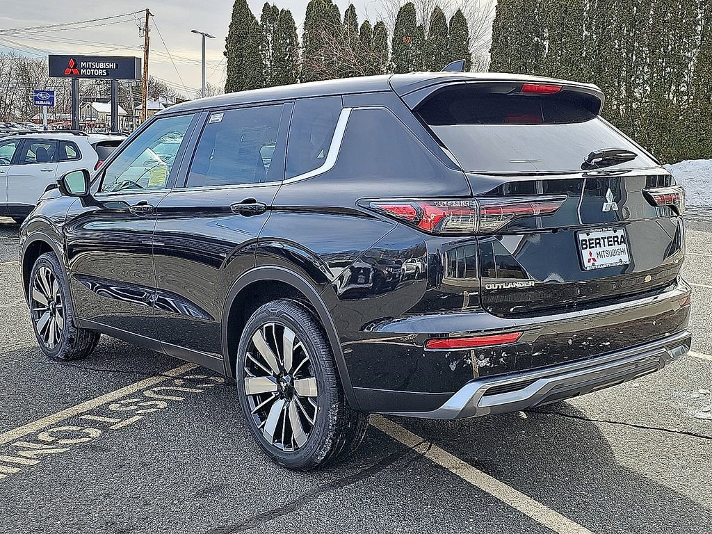 New 2026 Mitsubishi Outlander SE image 3