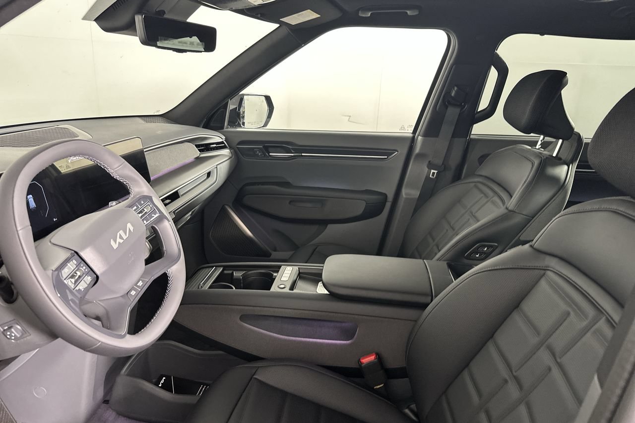 New 2027 Kia EV9 Land AWD/4WD image 2