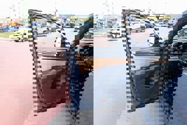 New 2026 Volkswagen Atlas Cross Sport SEL R-Line image 11