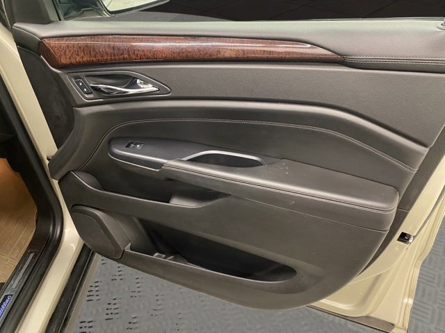 Used 2013 Cadillac SRX Luxury image 23