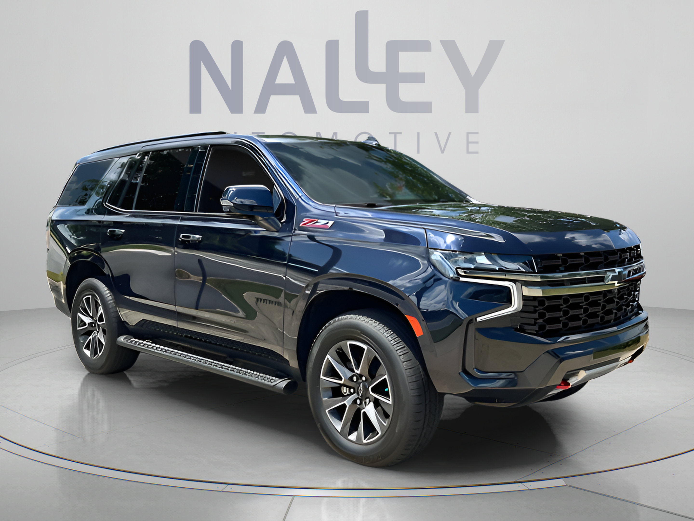 Used 2021 Chevrolet Tahoe Z71 w/ Luxury Package AWD/4WD image 6