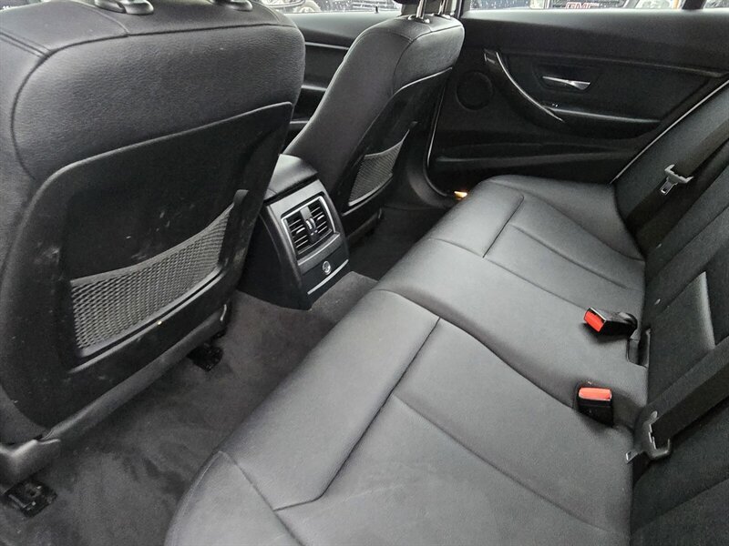 Used 2018 BMW 320i xDrive Sedan AWD/4WD image 27
