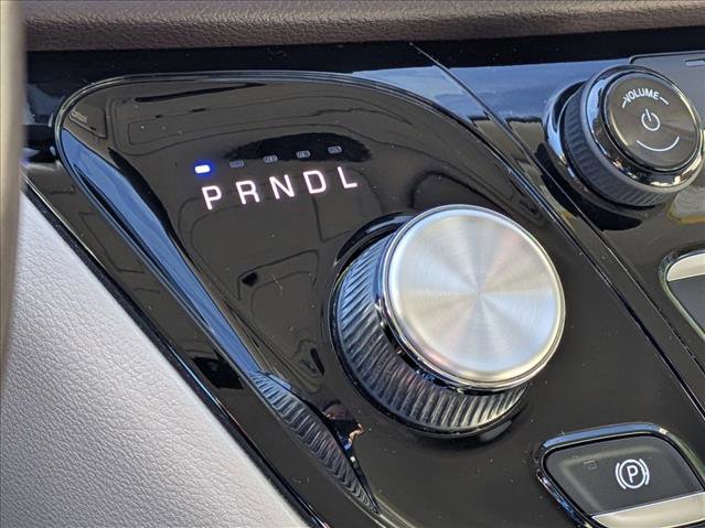 Used 2020 Chrysler Pacifica Touring-L image 14