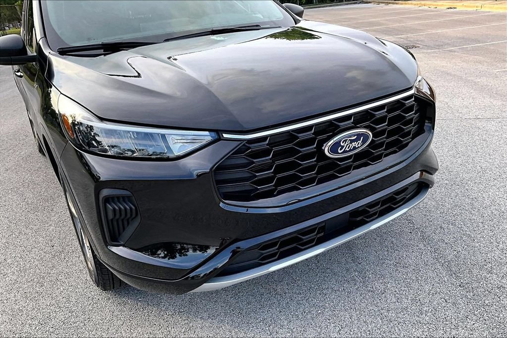 Certified 2024 Ford Escape ST-Line w/ Tech Pack #1 AWD/4WD image 30