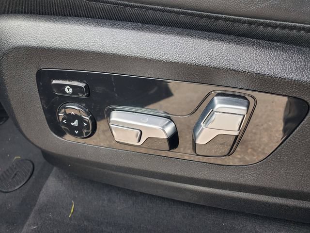 Used 2024 BMW X7 xDrive40i AWD/4WD image 16
