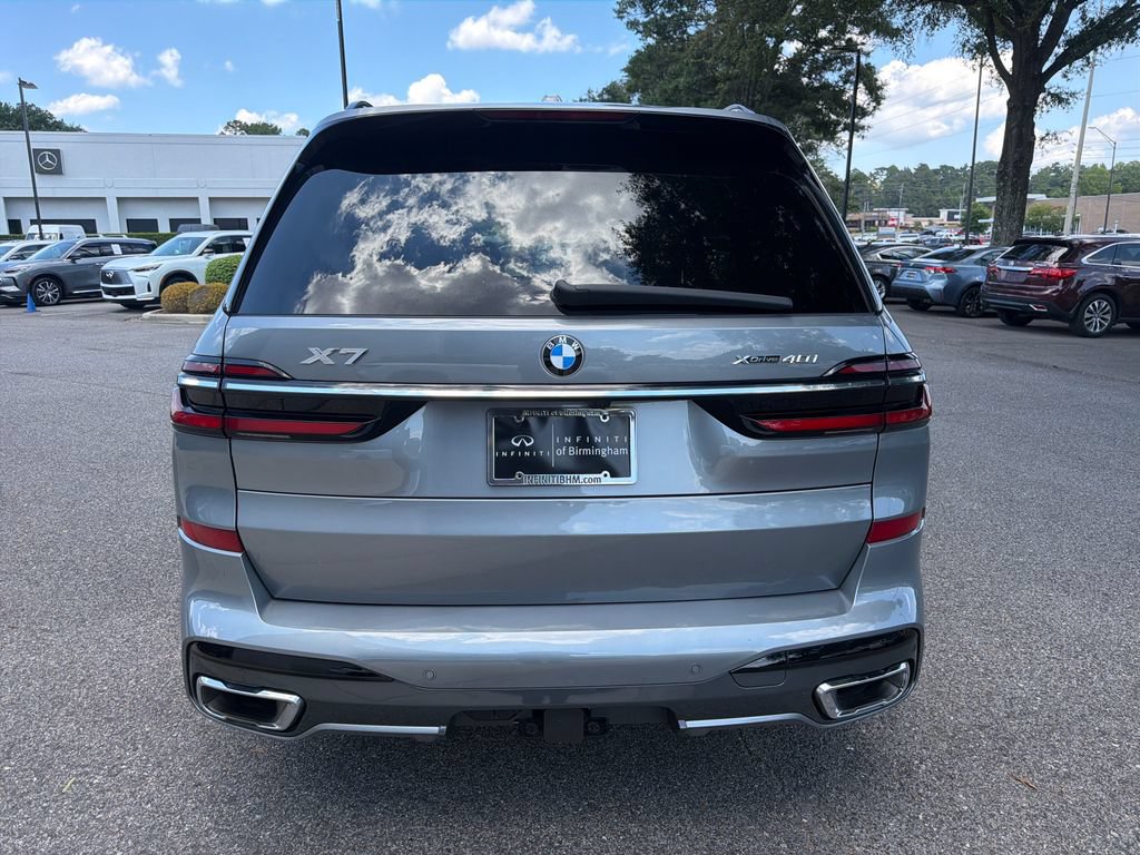 Used 2023 BMW X7 xDrive40i w/ M Sport Package AWD/4WD image 11