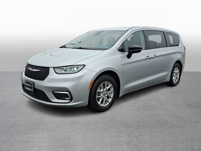 Used 2024 Chrysler Pacifica Touring-L FWD video 1
