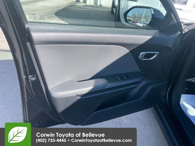 Used 2025 Kia K4 LX image 13