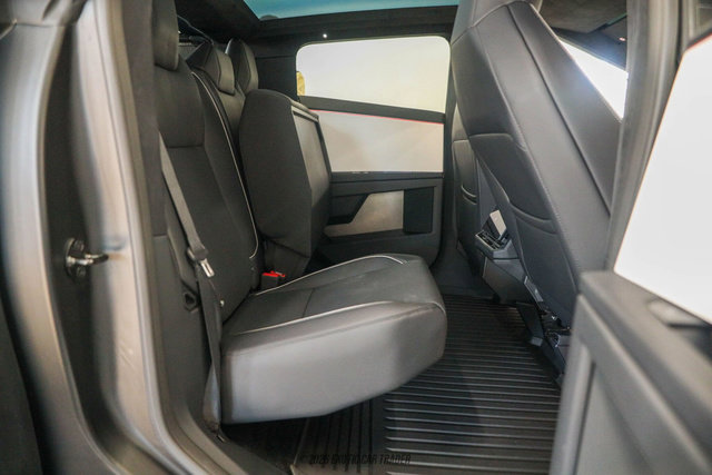 Used 2024 Tesla Cybertruck AWD Crew Cab image 26