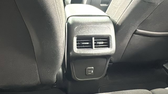 Used 2024 Chevrolet Equinox LT image 37