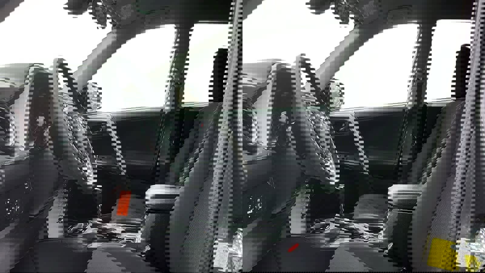 Used 2017 Toyota RAV4 LE image 10