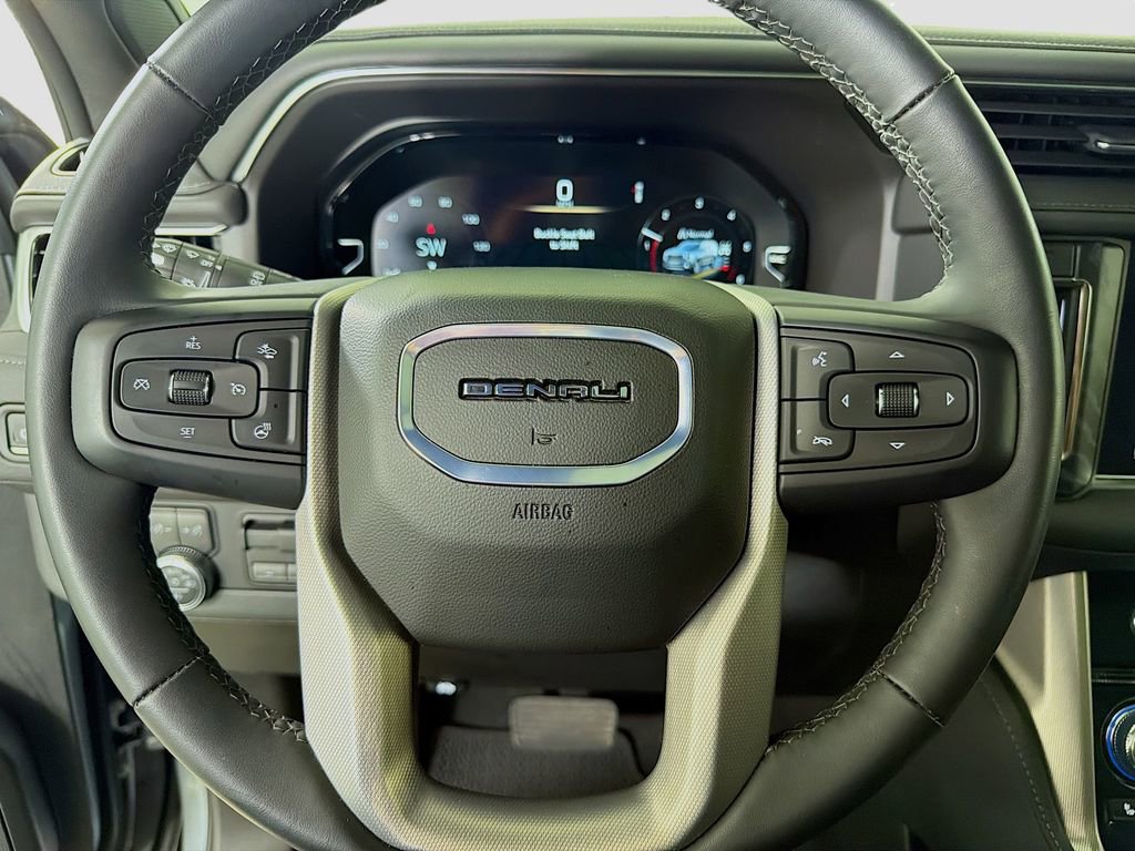 Used 2024 GMC Yukon Denali AWD/4WD image 13