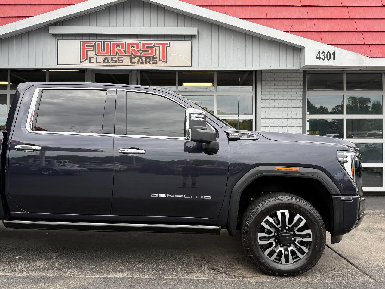 Used 2024 GMC Sierra 3500 Denali Ultimate image 12