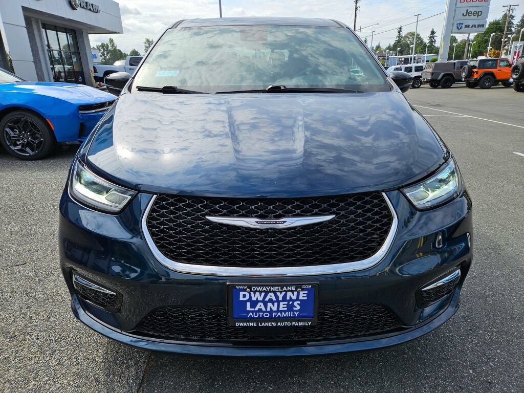 Used 2025 Chrysler Pacifica Select FWD image 8
