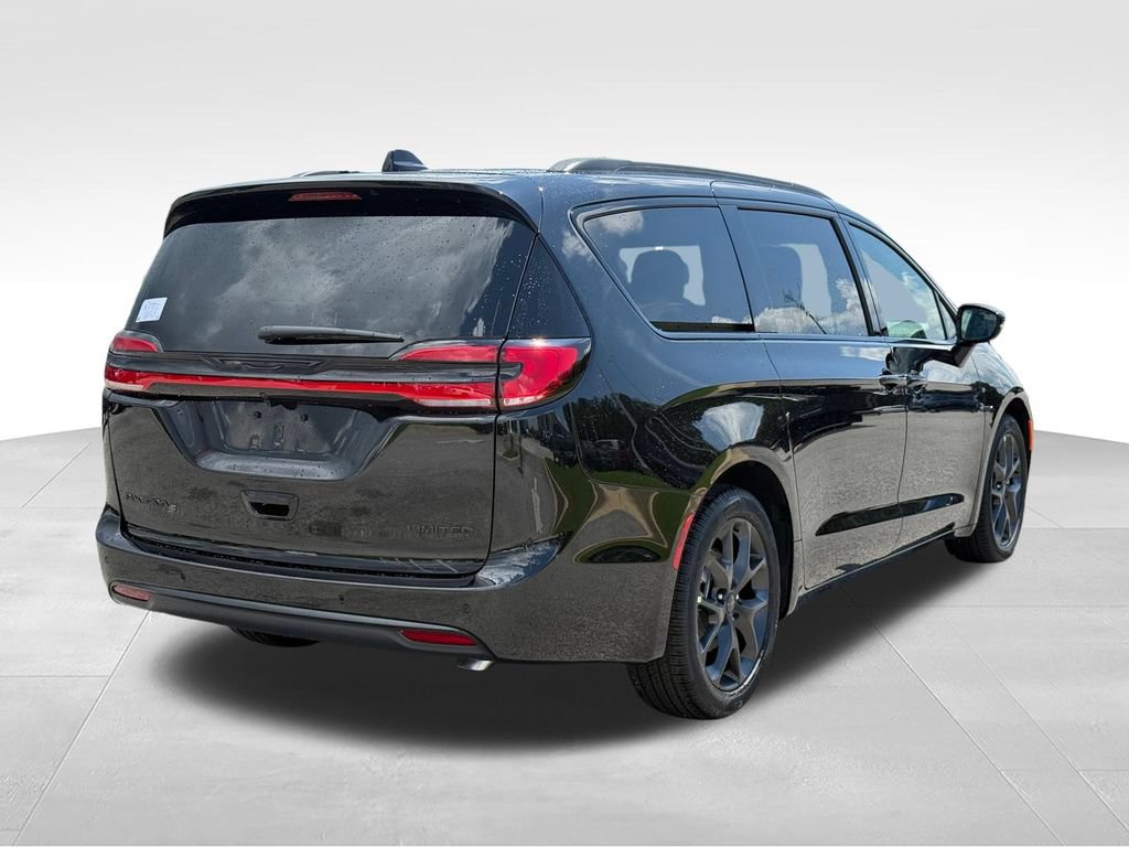 New 2027 Chrysler Pacifica Limited w/ S Appearance Package FWD image 27